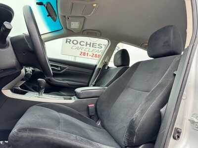 2015 Nissan Altima, $7499. Photo 8