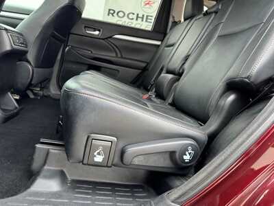 2017 Toyota Highlander, $14997. Photo 11