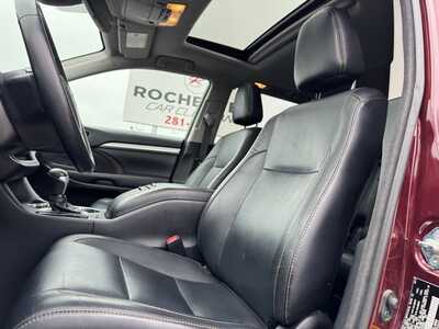2017 Toyota Highlander, $14997. Photo 9