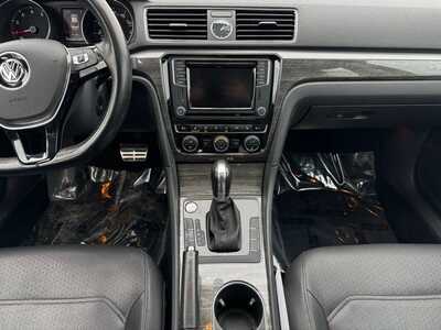 2017 Volkswagen Passat, $6591. Photo 2
