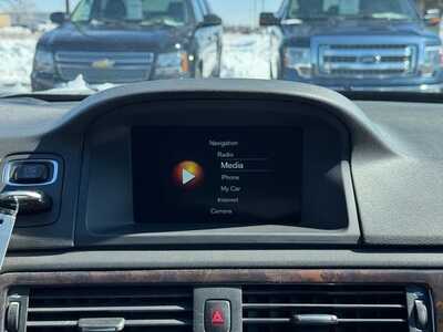 2015 Volvo XC70, $9591. Photo 3