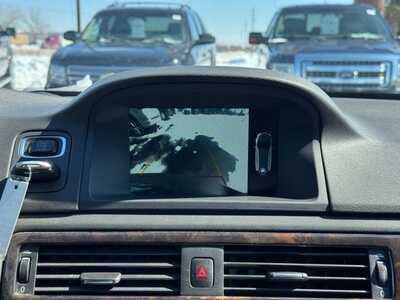 2015 Volvo XC70, $9591. Photo 4