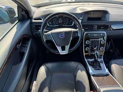 2015 Volvo XC70, $9591. Photo 5