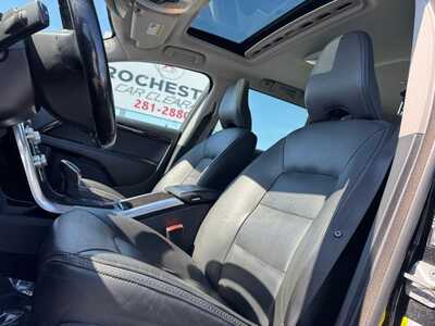 2015 Volvo XC70, $9591. Photo 9