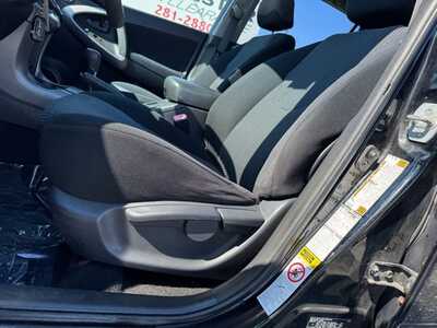 2007 Toyota RAV4, $7591. Photo 7