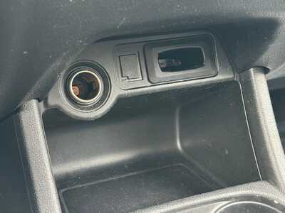 2016 Mitsubishi Outlander, $12990. Photo 12