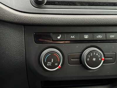 2017 Volkswagen Tiguan, $10490. Photo 12