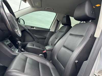 2017 Volkswagen Tiguan, $10490. Photo 8