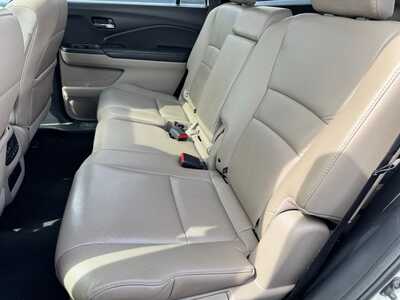 2016 Honda Pilot, $11590. Photo 7