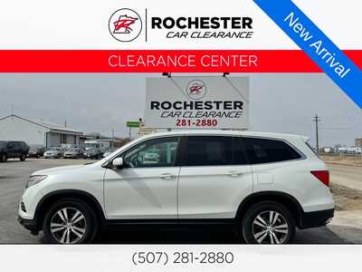 2016 Honda Pilot, $11590. Photo 1