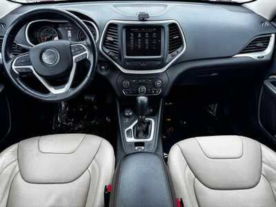 2015 Jeep Cherokee, $7490. Photo 9