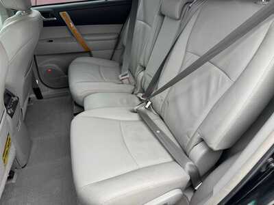 2009 Toyota Highlander, $8490. Photo 7