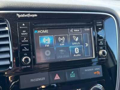 2016 Mitsubishi Outlander, $10490. Photo 3