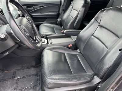 2018 Honda Pilot, $15819. Photo 5