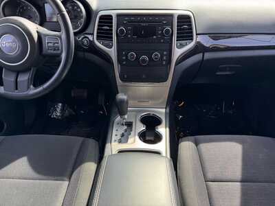 2011 Jeep Grand Cherokee, $12990. Photo 2