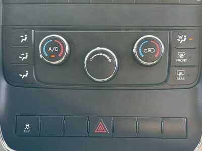 2011 Jeep Grand Cherokee, $12990. Photo 9