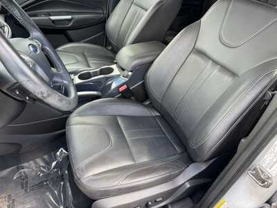 2013 Ford Escape, $9990. Photo 5