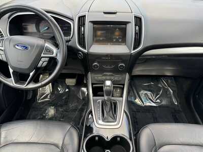 2015 Ford Edge, $10490. Photo 2