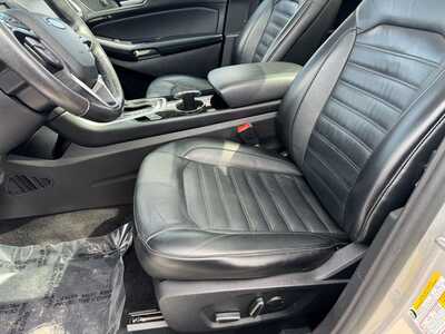 2015 Ford Edge, $10490. Photo 5