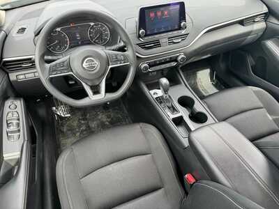 2019 Nissan Altima, $11690. Photo 8