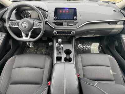 2019 Nissan Altima, $11690. Photo 9