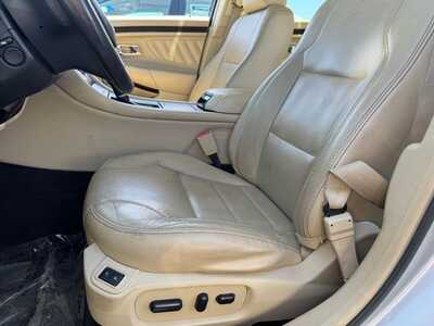 2015 Ford Taurus, $8490. Photo 5