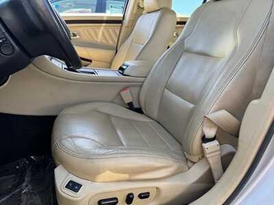 2015 Ford Taurus, $8490. Photo 6