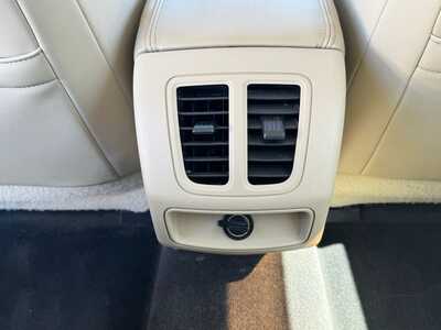 2015 Ford Taurus, $8490. Photo 8