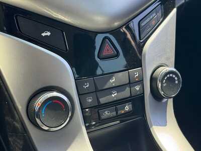 2016 Chevrolet Cruze, $7990. Photo 12