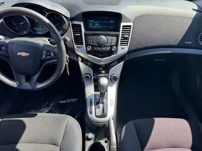 2016 Chevrolet Cruze, $7990. Photo 2
