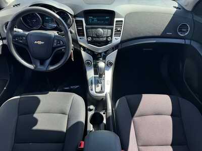 2016 Chevrolet Cruze, $7990. Photo 8