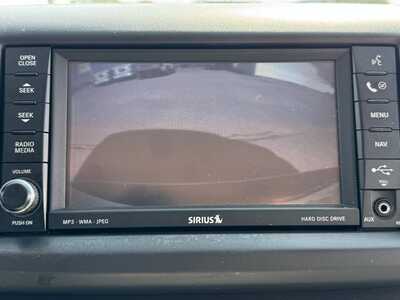 2010 Volkswagen Routan, $4790. Photo 4