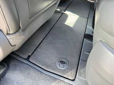 2010 Volkswagen Routan, $4790. Photo 7