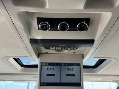 2010 Volkswagen Routan, $4790. Photo 9