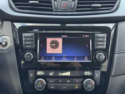 2018 Nissan Rogue, $11990. Photo 3