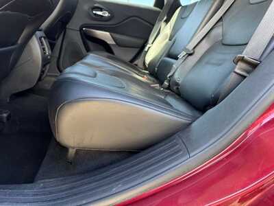 2019 Jeep Cherokee, $14490. Photo 10