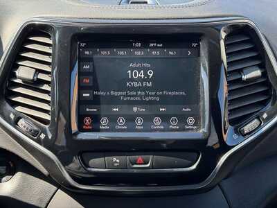 2019 Jeep Cherokee, $14490. Photo 3