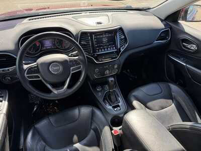 2019 Jeep Cherokee, $14490. Photo 6