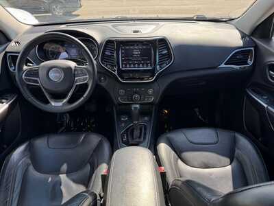 2019 Jeep Cherokee, $14490. Photo 7