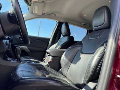 2019 Jeep Cherokee, $14490. Photo 9