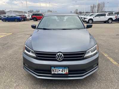 2016 Volkswagen Jetta, $11390. Photo 3