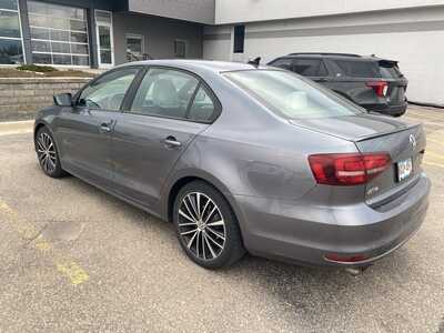 2016 Volkswagen Jetta, $11390. Photo 5
