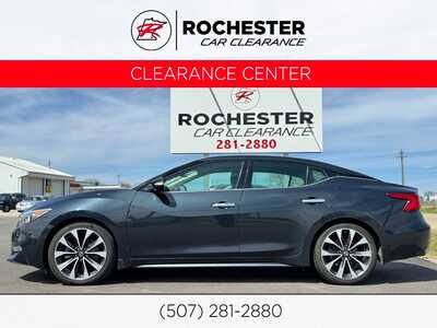2016 Nissan Maxima, $10990. Photo 1
