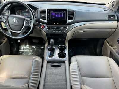 2018 Honda Pilot, $16970. Photo 11