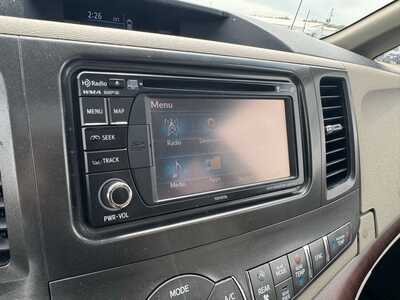 2014 Toyota Sienna, $11591. Photo 2