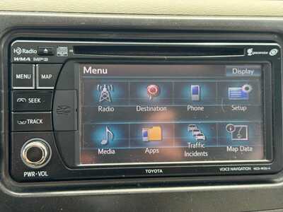 2014 Toyota Sienna, $11591. Photo 3