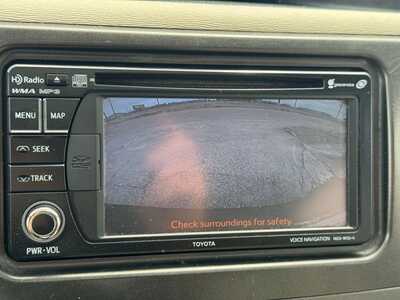 2014 Toyota Sienna, $11591. Photo 4