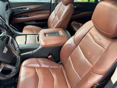 2016 Cadillac Escalade ESV, $16799. Photo 6