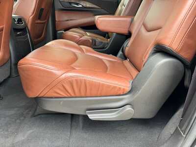 2016 Cadillac Escalade ESV, $16799. Photo 8
