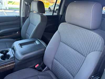 2018 Chevrolet Suburban, $19490. Photo 8